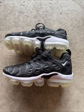 Nike Black/White Air VaporMax Plus Men's Athletic Shoes